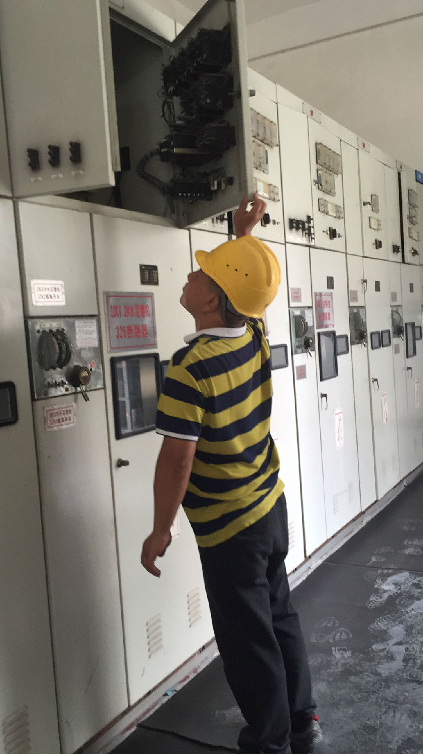 Derun Electric high voltage cabinet on-site operation 