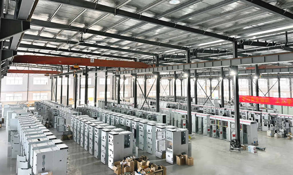 凝心聚力战高温 砥砺共进创未来